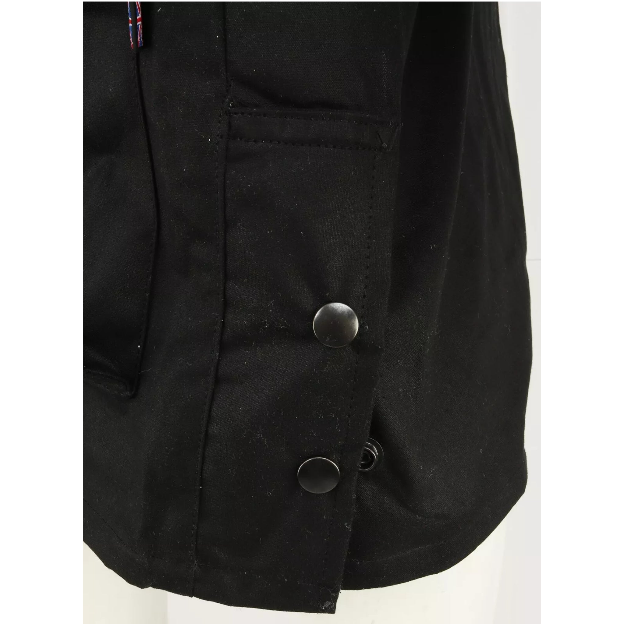 Men's Nicky Adams classic wax jacket with corduroy collar, front pockets and water-resistant finish